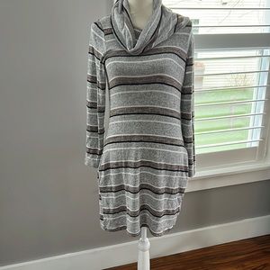 Cowl neck tunic/dress with pockets!